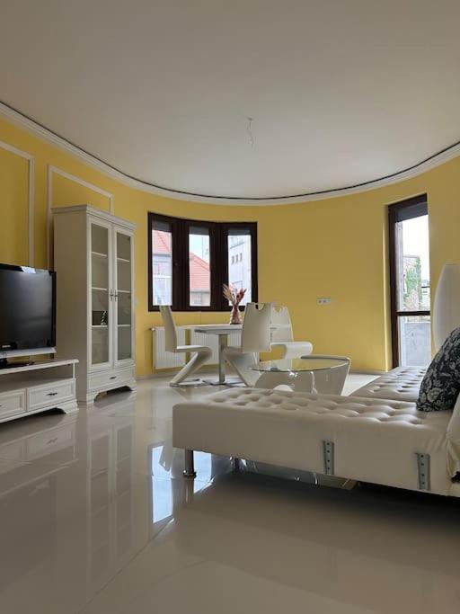 Apartment Lavinia's Luxury Bucharest